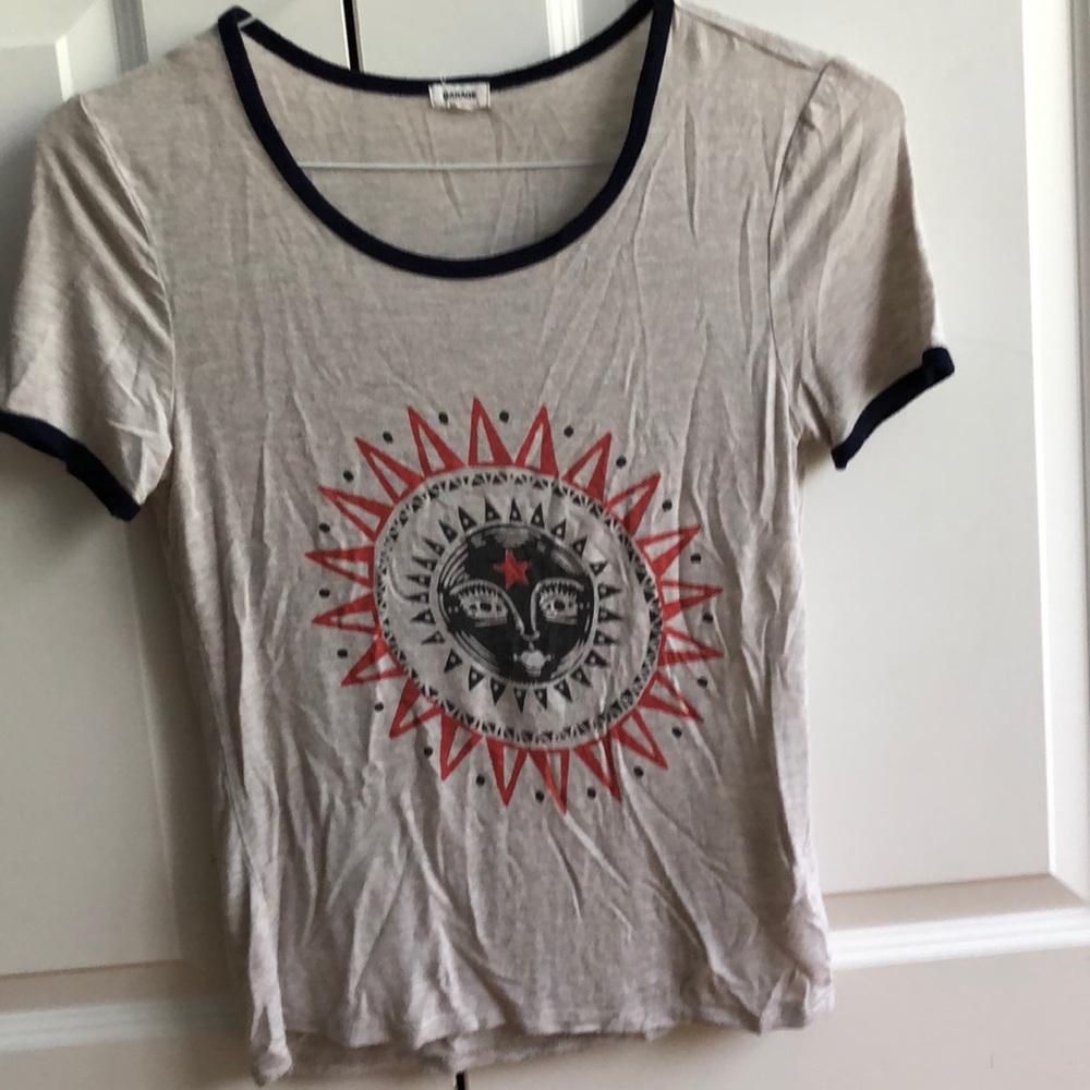 Gray tshirt